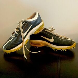 Nike women’s Airmax giddy up golf shoes